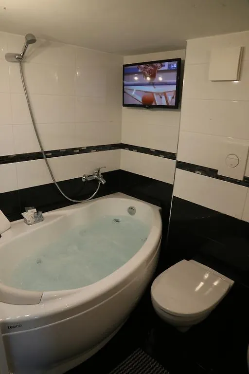 Holiday home Casa Vacanze Sannazzaro 70 Naples