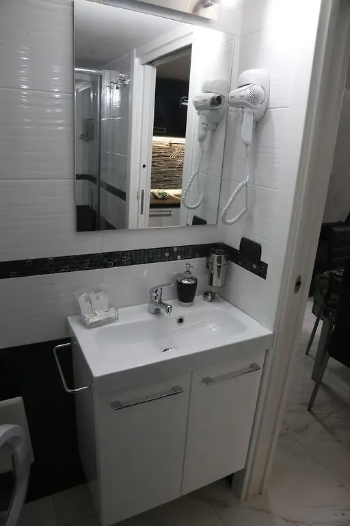 Holiday home Casa Vacanze Sannazzaro 70 Naples
