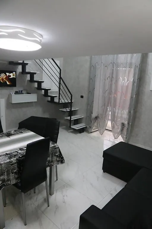 Casa Vacanze Sannazzaro 70 Naples Holiday home