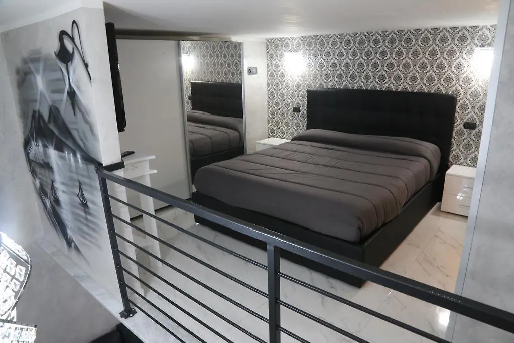 Holiday home Casa Vacanze Sannazzaro 70 Naples