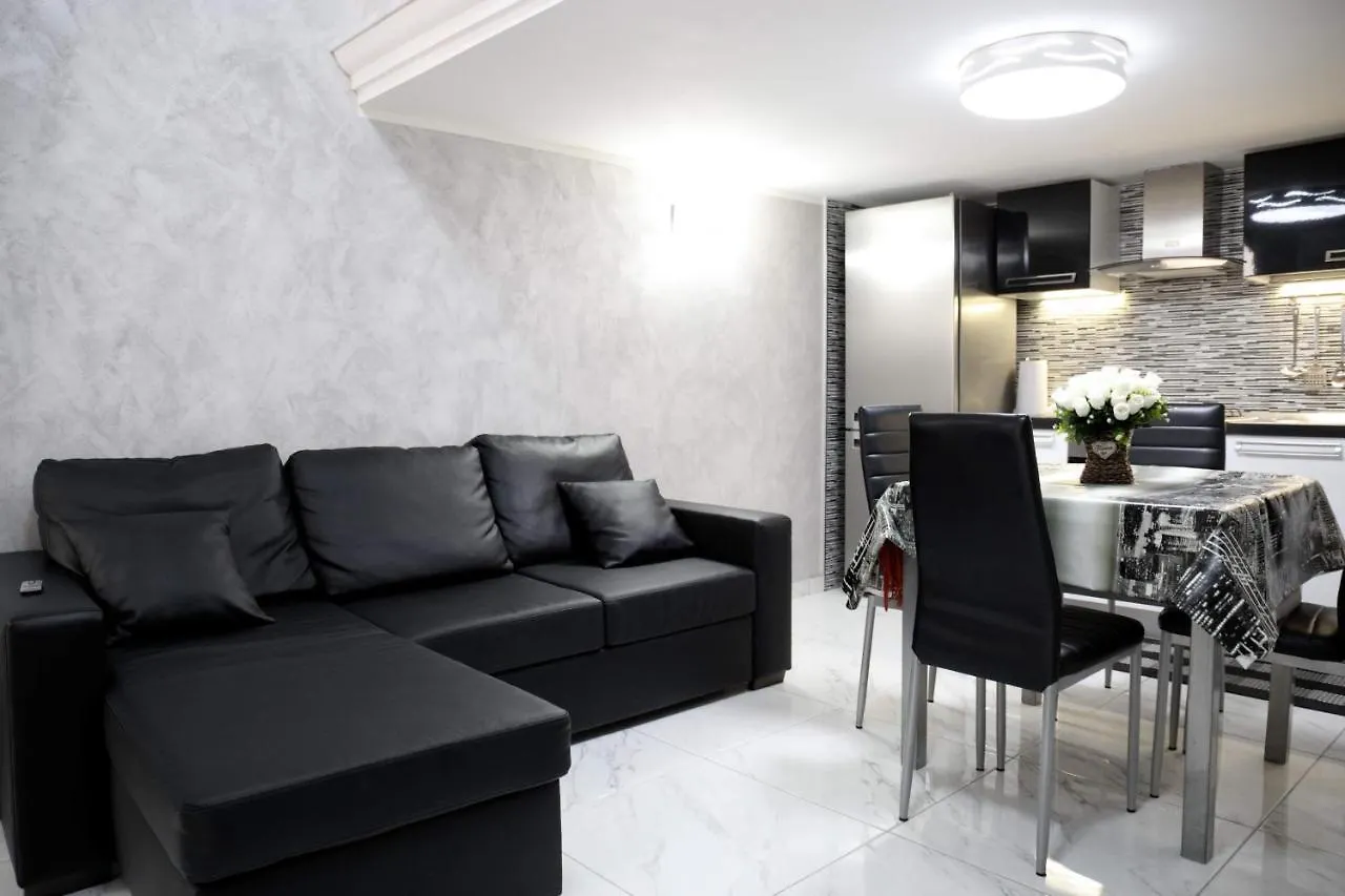Casa Vacanze Sannazzaro 70 Naples 0*,  Italy